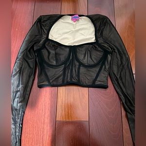 SUPER CUTE BLACK TOP from edikted never before worn